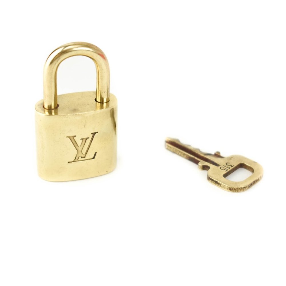 LOUIS VUITTON: Gold/Brass, Metal "LV" Logo Padlock & Key Set #315 (th)